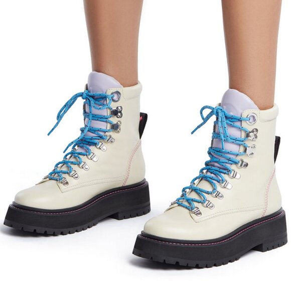 NWOB Larrodue Jordan Boot in Ivory Violet - Picture 9 of 15